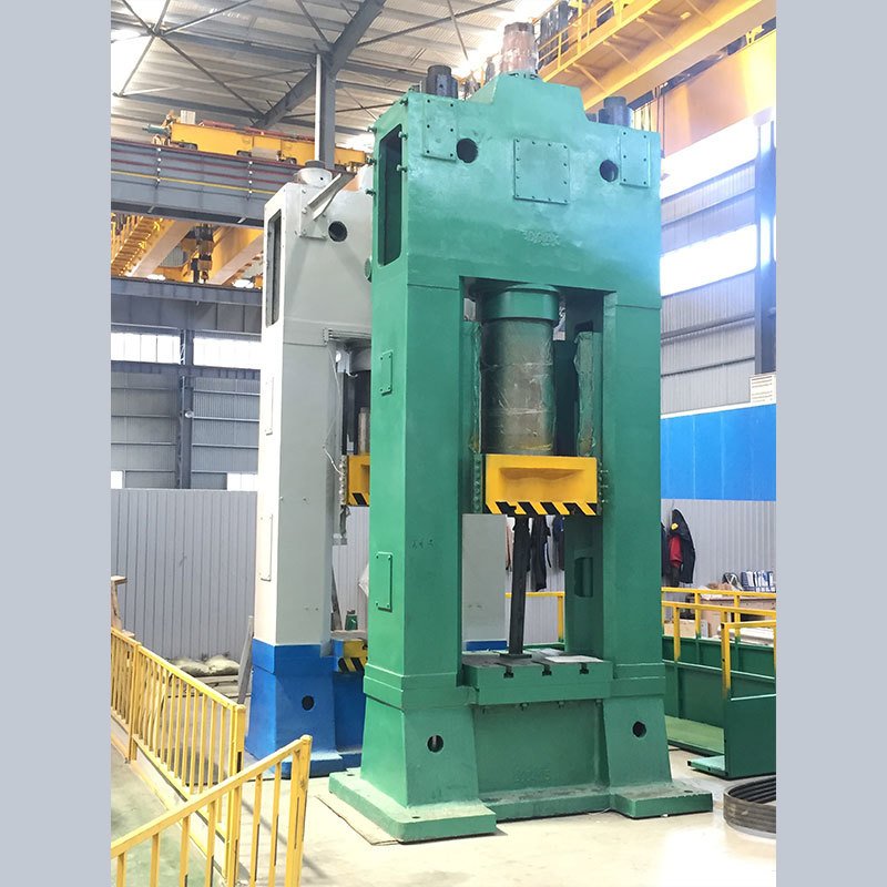Hammer vs Electric Screw Press: A Comprehensive Comparison for Modern Forging In the forging industry, selecting the right press is crucial for achieving optimal production efficiency, material quality, and cost-effectiveness. Two primary types of forging equipment widely used are Hammers and Electric Screw Presses. While both serve the same fundamental purpose—shaping metal through compressive forces—they differ significantly in operation, precision, efficiency, and suitability for various materials. Understanding these differences is essential for manufacturers, engineers, and project planners aiming to optimize their forging operations.