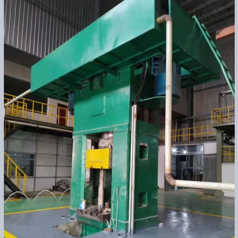 Hammer vs Electric Screw Press: A Comprehensive Comparison for Modern Forging In the forging industry, selecting the right press is crucial for achieving optimal production efficiency, material quality, and cost-effectiveness. Two primary types of forging equipment widely used are Hammers and Electric Screw Presses. While both serve the same fundamental purpose—shaping metal through compressive forces—they differ significantly in operation, precision, efficiency, and suitability for various materials. Understanding these differences is essential for manufacturers, engineers, and project planners aiming to optimize their forging operations.